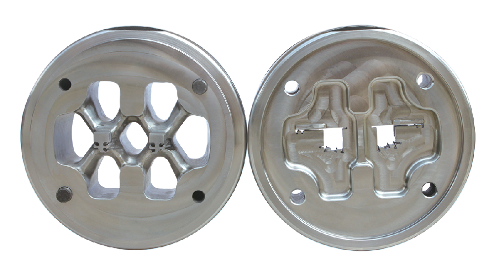 Single cavity mold