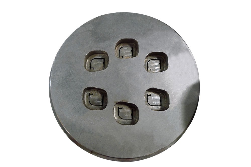 Multi-cavity mold